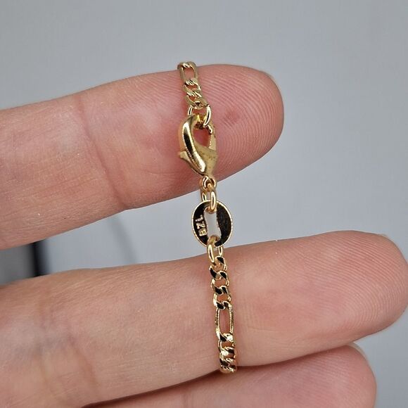 18k gold plated figaro chain with Red seahorse charm pendant black onyx studs - Picture 8 of 12